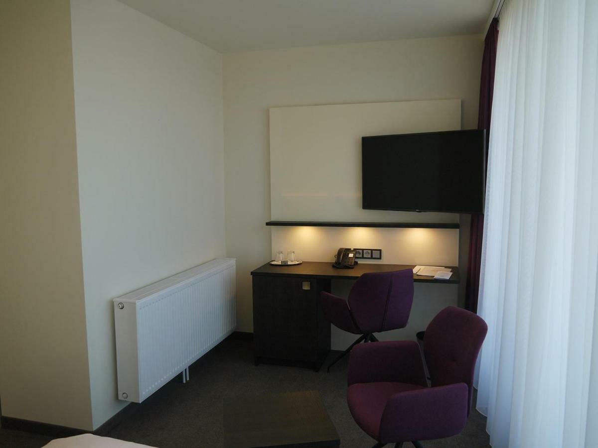 Hotel Am Berg Esslingen Esslingen am Neckar Buitenkant foto