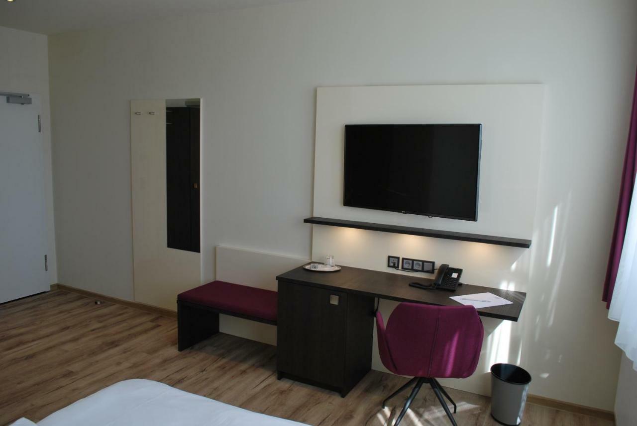 Hotel Am Berg Esslingen Esslingen am Neckar Buitenkant foto